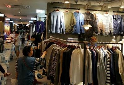 姑娘經營服裝小店悟出商道,搞批發讓生意火了